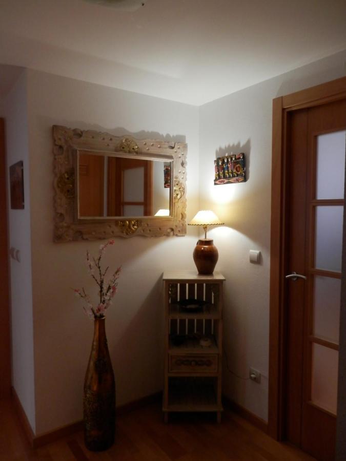 Acogedor Apartamento En Huesca Exterior photo